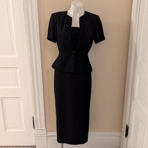 Vintage R&M Richards by Karen Wong black dress with beaded detail size 6P